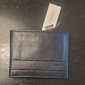 NWT Fossil Lufkin Wallet In Black